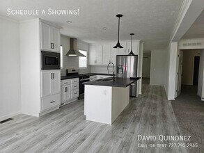 6904 Liberty Ln in Belleville, MI - Building Photo - Building Photo