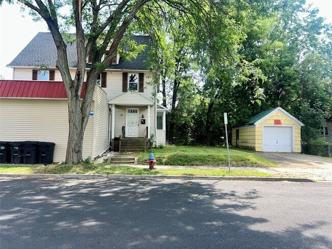 property at 216 Robinson St