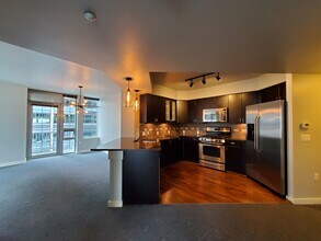 819 Virginia St, Unit 1404 in Seattle, WA - Building Photo - Building Photo