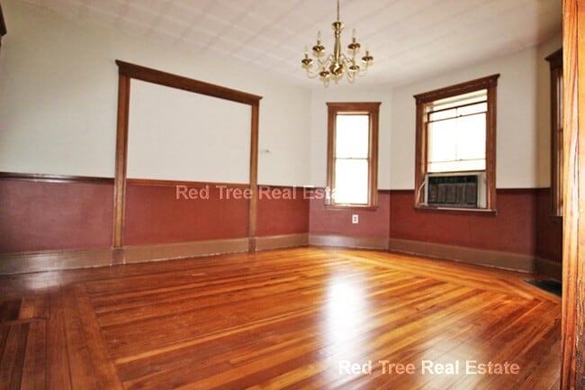 14 Dow St, Unit 2 in Somerville, MA - Foto de edificio - Building Photo