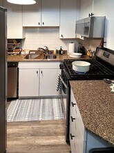 4335 W Irving Park Rd in Chicago, IL - Building Photo - Building Photo