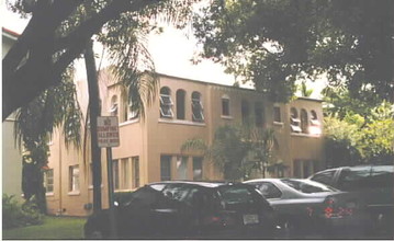 Vera Gardens in Coral Gables, FL - Foto de edificio - Building Photo