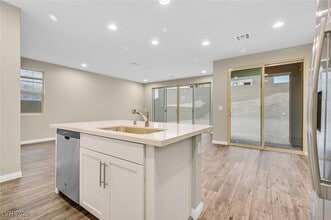 889 Cirrus Cloud Ave in Las Vegas, NV - Building Photo - Building Photo