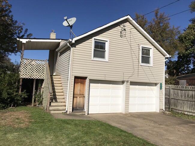 861 Brackenridge Ave, Unit Rear in Brackenridge, PA - Building Photo - Building Photo