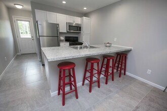 526 Gerald Ct in Midland, MI - Building Photo - Building Photo