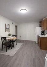 18 Cleveland Ave in Westover, WV - Building Photo - Building Photo