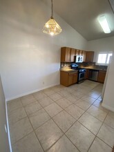 2101 Jade Creek St in Las Vegas, NV - Building Photo - Building Photo