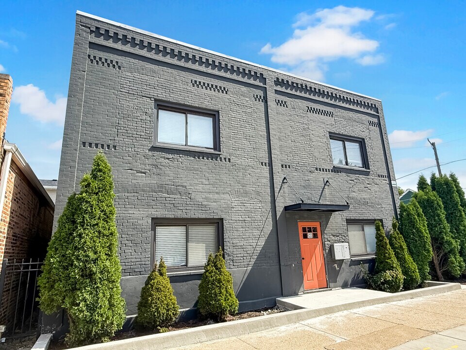 2405 S Leavitt St in Chicago, IL - Building Photo