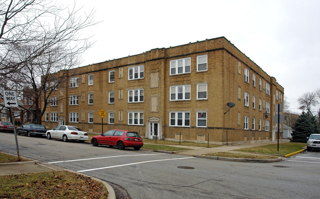 5049 W Waveland Ave in Chicago, IL - Building Photo - Building Photo