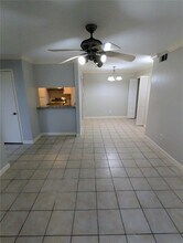 7200 Clarewood Dr in Houston, TX - Building Photo - Building Photo