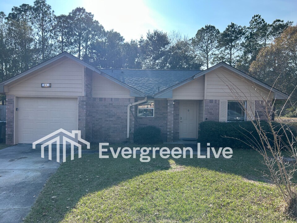 65 Assana Ct in Pensacola, FL - Building Photo