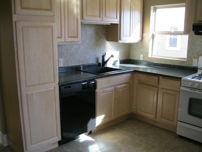 2159 N 63rd St, Unit 2159 in Wauwatosa, WI - Building Photo - Building Photo