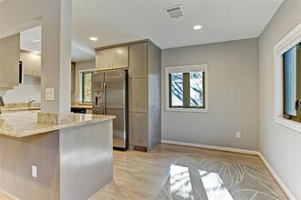 6403 Bayou Glen Rd-Unit -6403 in Houston, TX - Building Photo - Building Photo