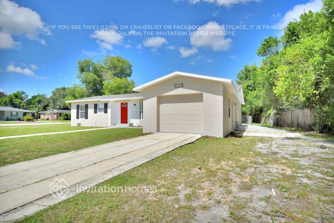 1088 E Page Dr in Deltona, FL - Building Photo