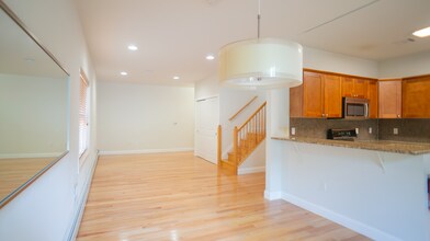 31 Hackensack Plank Rd, Unit Apartment 2A in Weehawken, NJ - Building Photo - Building Photo