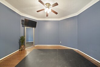 6402 Parkriver Crossing in Sugar Land, TX - Building Photo - Building Photo