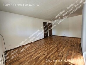 1209 S Cleveland Ave in Sioux Falls, SD - Building Photo - Building Photo