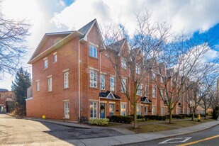 123 Florence St in Toronto, ON - Building Photo