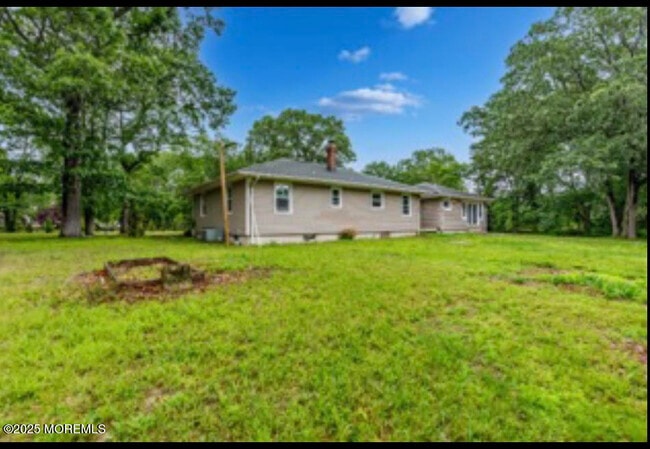 236 Lanes Mill Rd in Howell, NJ - Building Photo - Building Photo