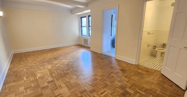 95 Christopher St in New York, NY - Building Photo - Building Photo