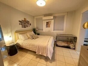 26 Irving St, Unit 1 in Boston, MA - Building Photo - Building Photo