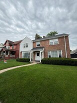 3245 N Shepard Ave in Milwaukee, WI - Building Photo