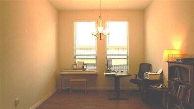 1907 Edgecreek Path in Carrollton, TX - Building Photo - Building Photo