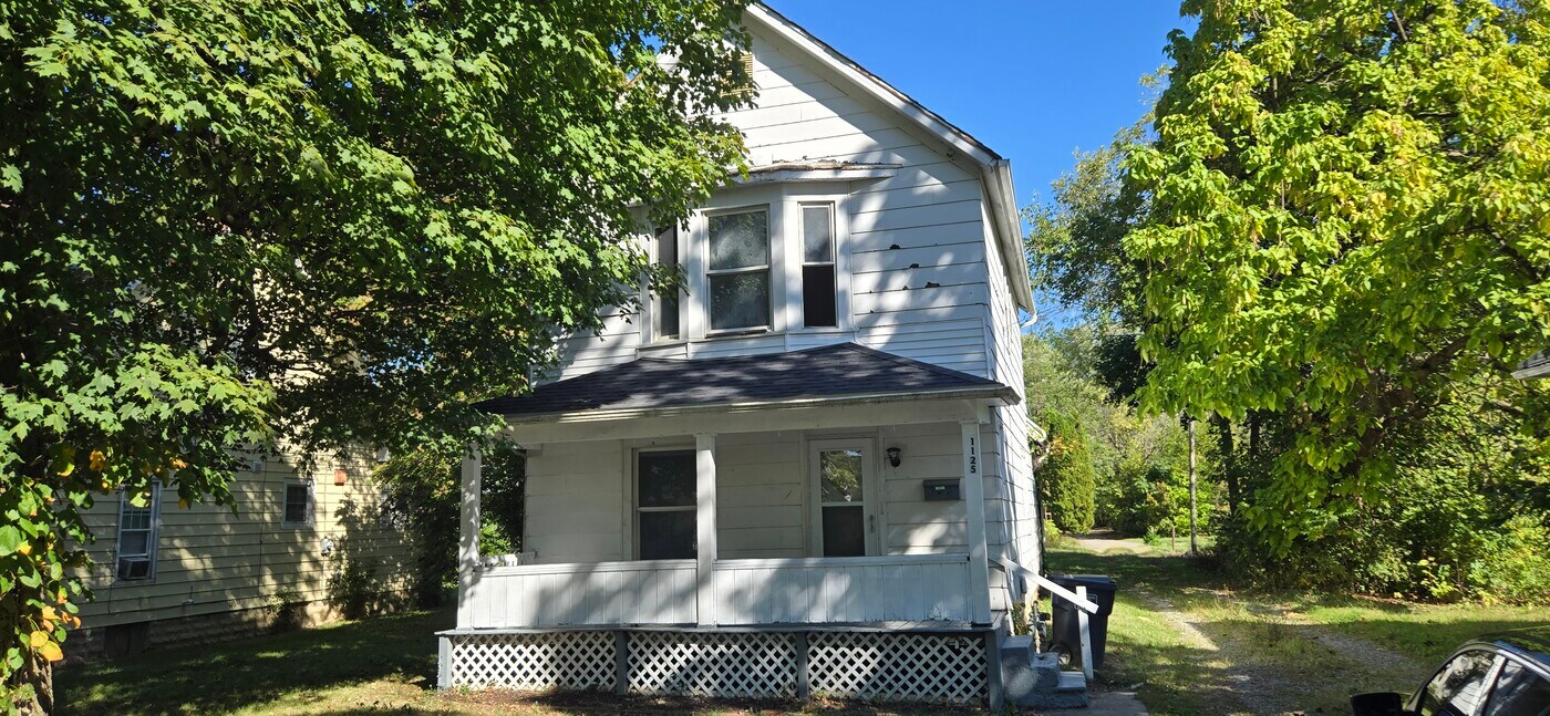 1125 Carlisle Ave in Lima, OH - Building Photo