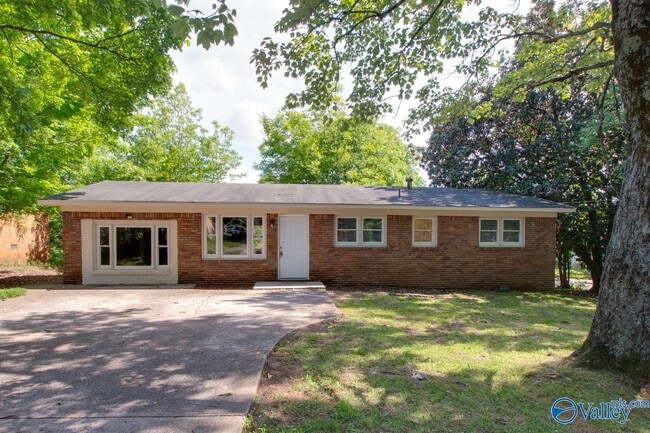 4813 Joy Dr NW in Huntsville, AL - Building Photo - Building Photo
