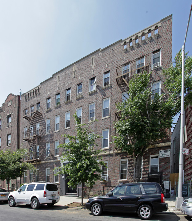 215 Martense St in Brooklyn, NY - Building Photo