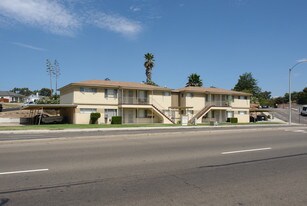 7376 University Ave in La Mesa, CA - Building Photo