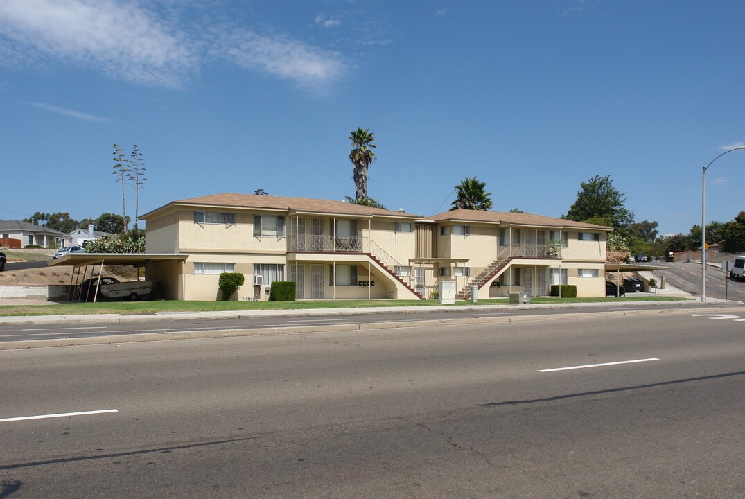 7376 University Ave in La Mesa, CA - Building Photo