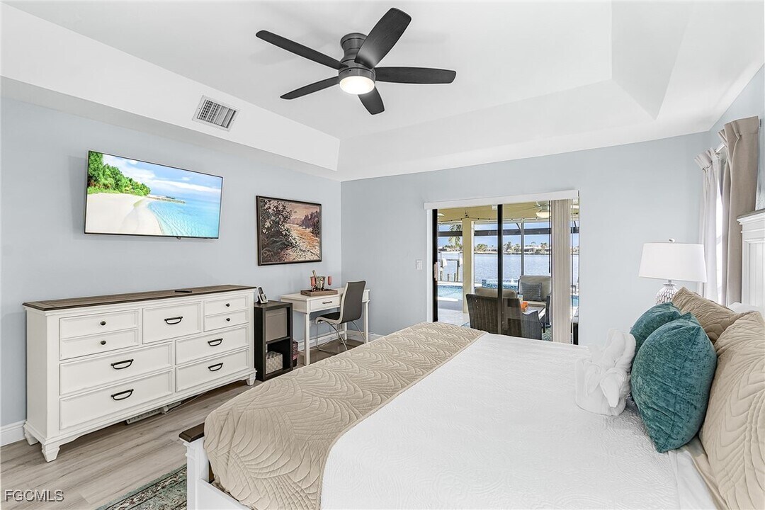 5019 Skyline Blvd in Cape Coral, FL - Foto de edificio