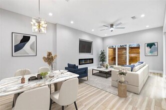 2611 Sylvan Ave in Dallas, TX - Building Photo - Building Photo