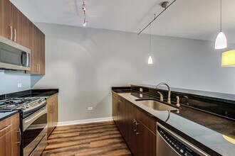 757 N Orleans St in Chicago, IL - Building Photo - Building Photo