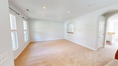 5597 Lantos Rd in Dublin, OH - Foto de edificio - Building Photo