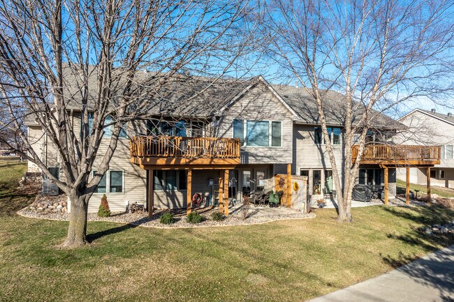 Legacy Pointe of Waukee in Waukee, IA - Building Photo - Building Photo