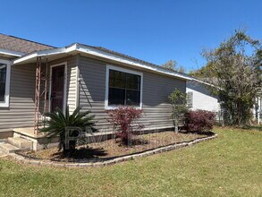 391 Rodeo Dr in Biloxi, MS - Building Photo - Building Photo