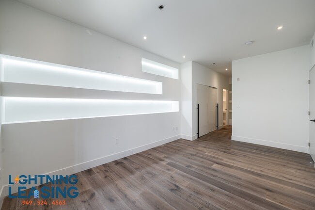 8813 Burton Way in Los Angeles, CA - Building Photo - Building Photo