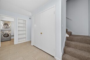 6201 Ranchester Dr in Houston, TX - Building Photo