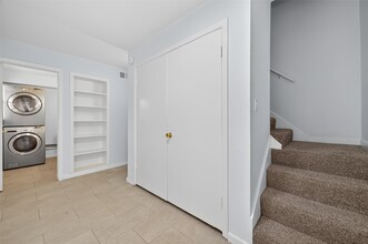 6201 Ranchester Dr in Houston, TX - Building Photo - Building Photo