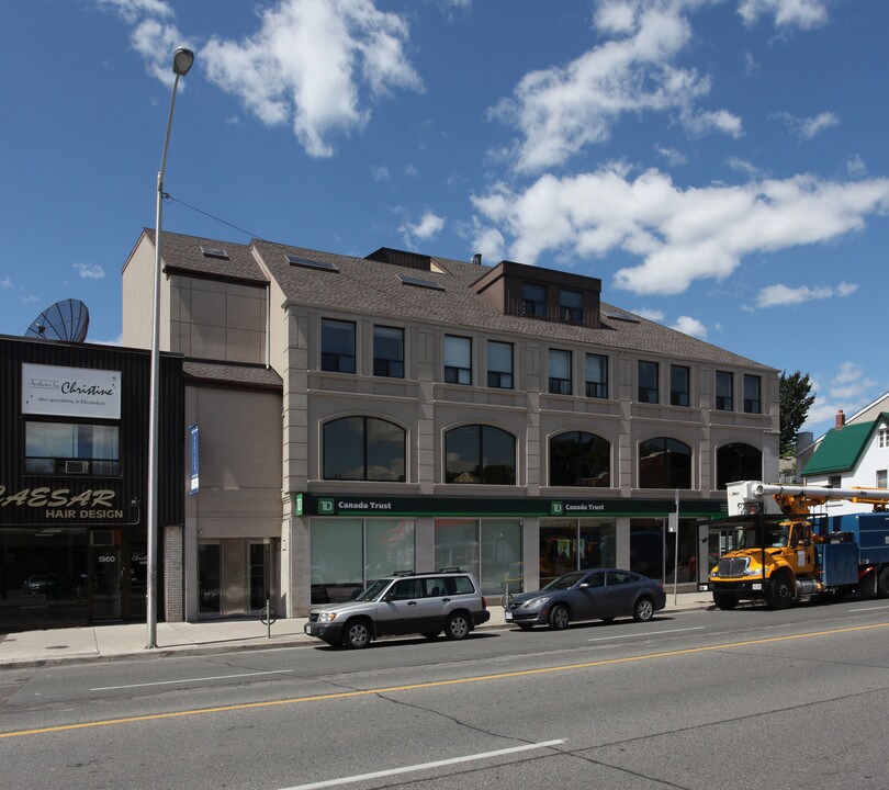1962 Yonge St in Toronto, ON - Building Photo