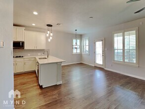 8009 Levata Dr in Austin, TX - Building Photo - Building Photo