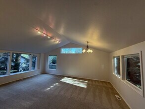 3834 Brighton Ave in Eugene, OR - Building Photo - Building Photo