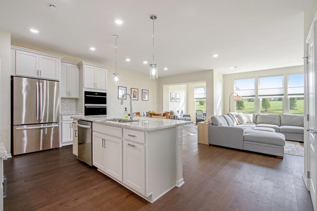 5525 E Spaniel Dr in Ann Arbor, MI - Foto de edificio - Building Photo