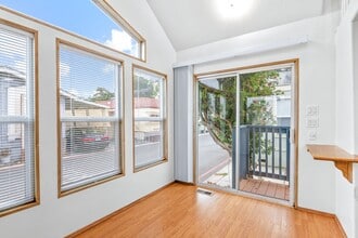 2630 Portola Dr in Santa Cruz, CA - Building Photo - Building Photo