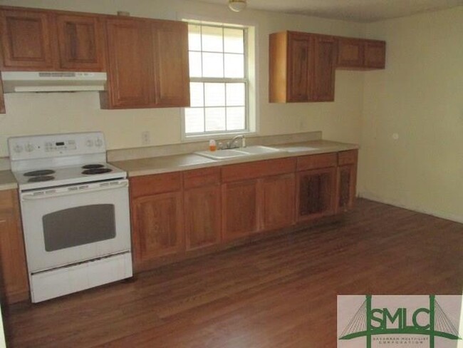 1326 E 33rd St in Savannah, GA - Foto de edificio - Building Photo