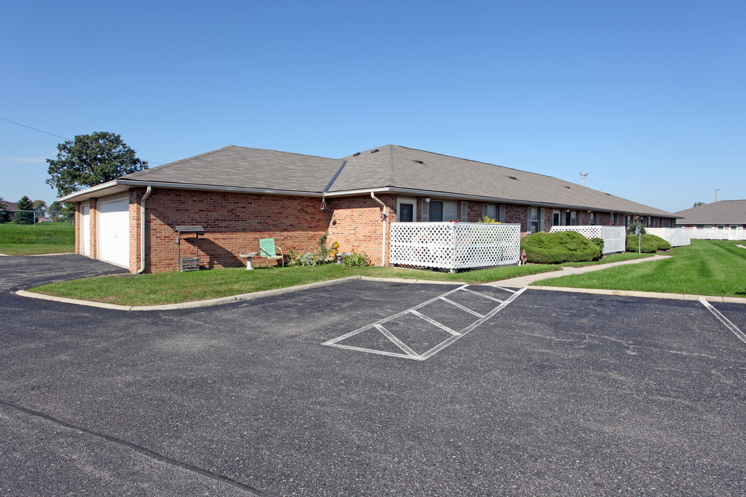 London Village Apartments in London, OH - Building Photo