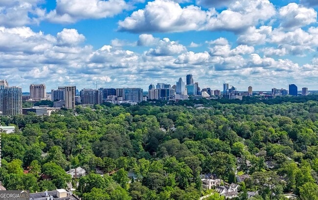 2479 Peachtree Rd NE in Atlanta, GA - Building Photo - Building Photo
