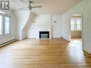 464 Holland Ave in Ottawa, ON - Building Photo - Building Photo